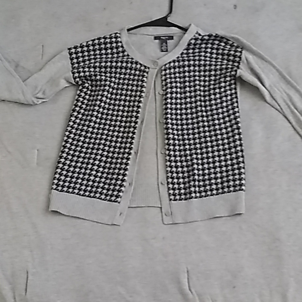 Sweater - Picture 4 of 4